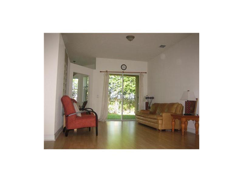 ESCADE 174-84 B - Residential Lease