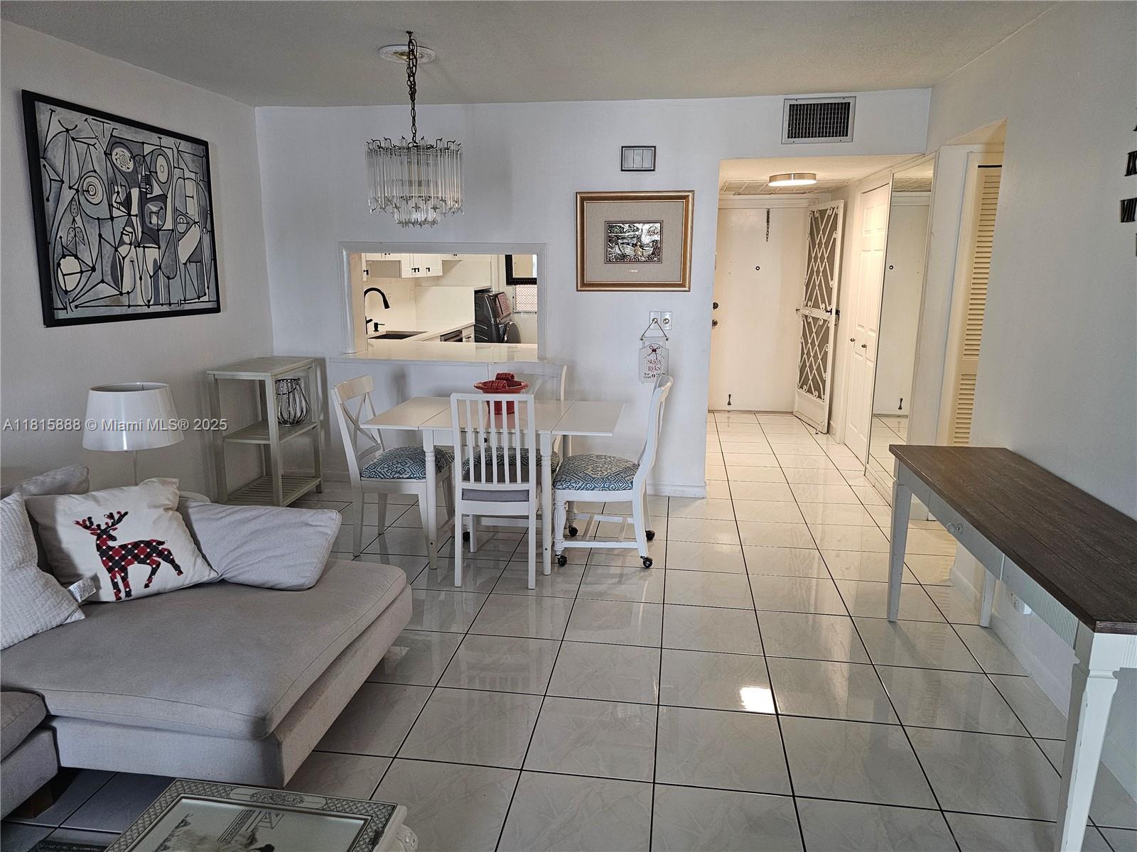 FIRST GULFSTREAM GARDEN - Residential Lease