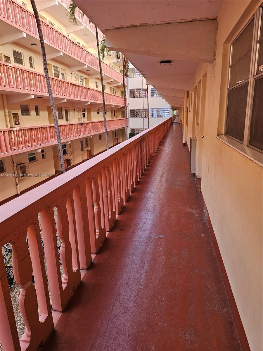 FIRST GULFSTREAM GARDEN - Residential Lease