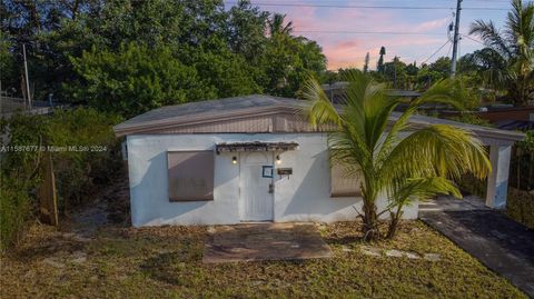 Single Family Residence in North Miami Beach FL 1640 183rd St 10.jpg