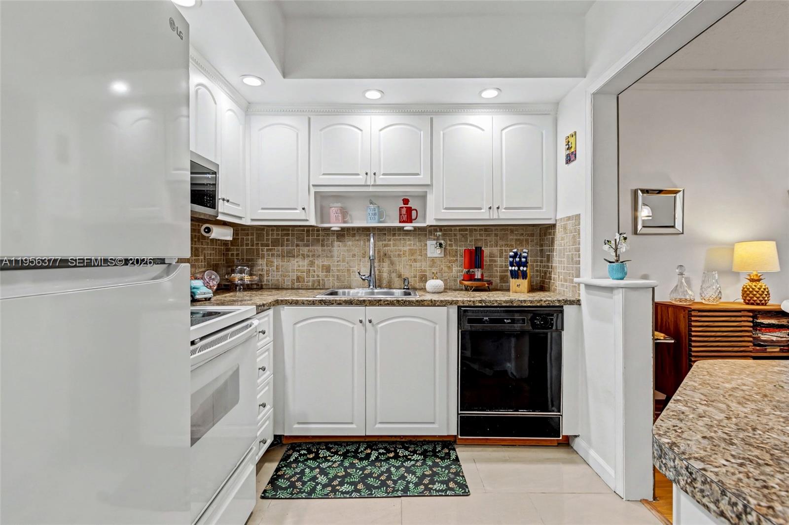 MEADOWS CONDO - Residential