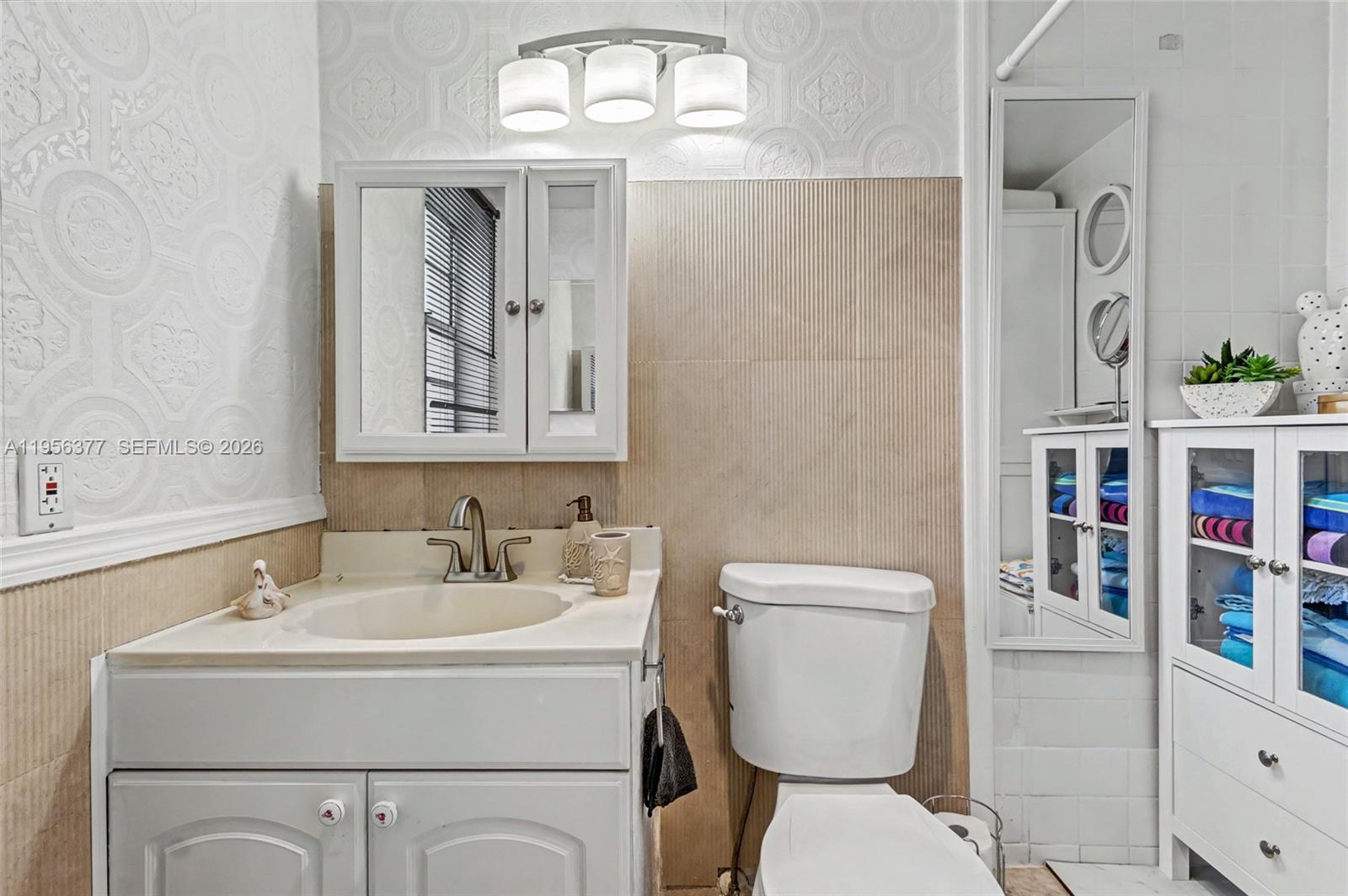 MEADOWS CONDO - Residential