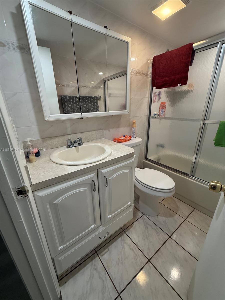 VISTA DEL LAGO CONDO PH 2 - Residential Lease