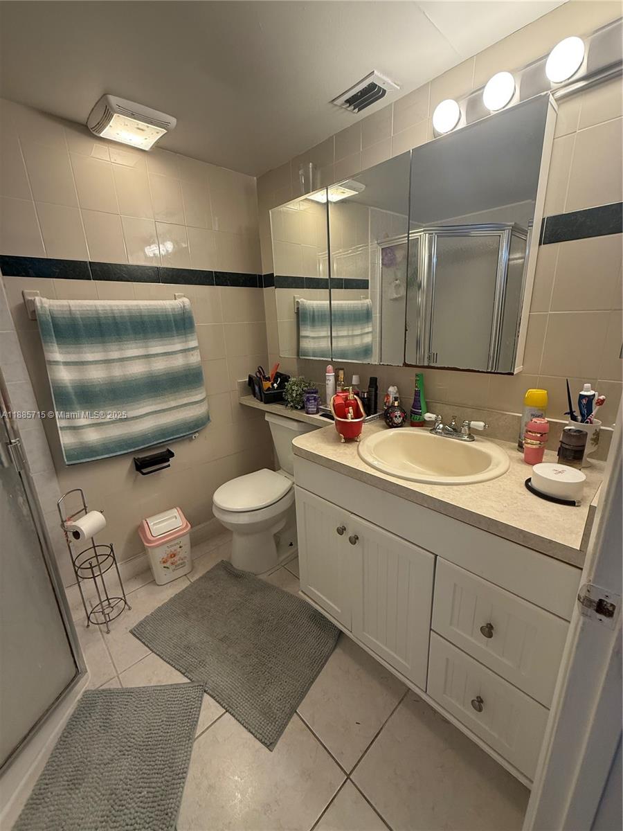 VISTA DEL LAGO CONDO PH 2 - Residential Lease