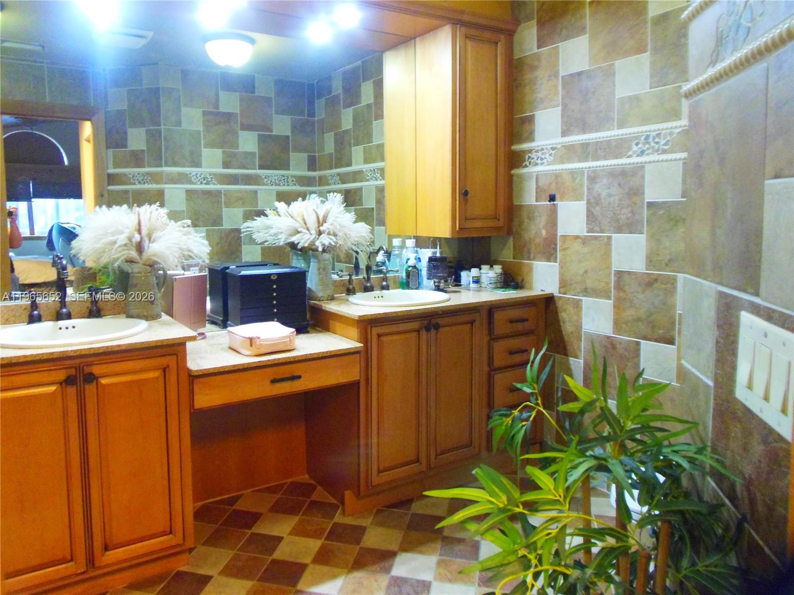 HOLIDAY SPRINGS VILLAGE S - Residential