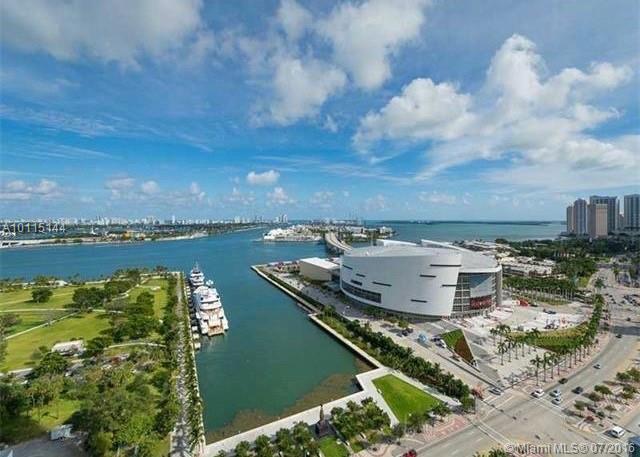 WALKING DISTANCE TO THE ARENA. ENJOY THE AMENITIES OF ONE OF THE MOST LUXURIOUS BUILDING IN MIAMI.