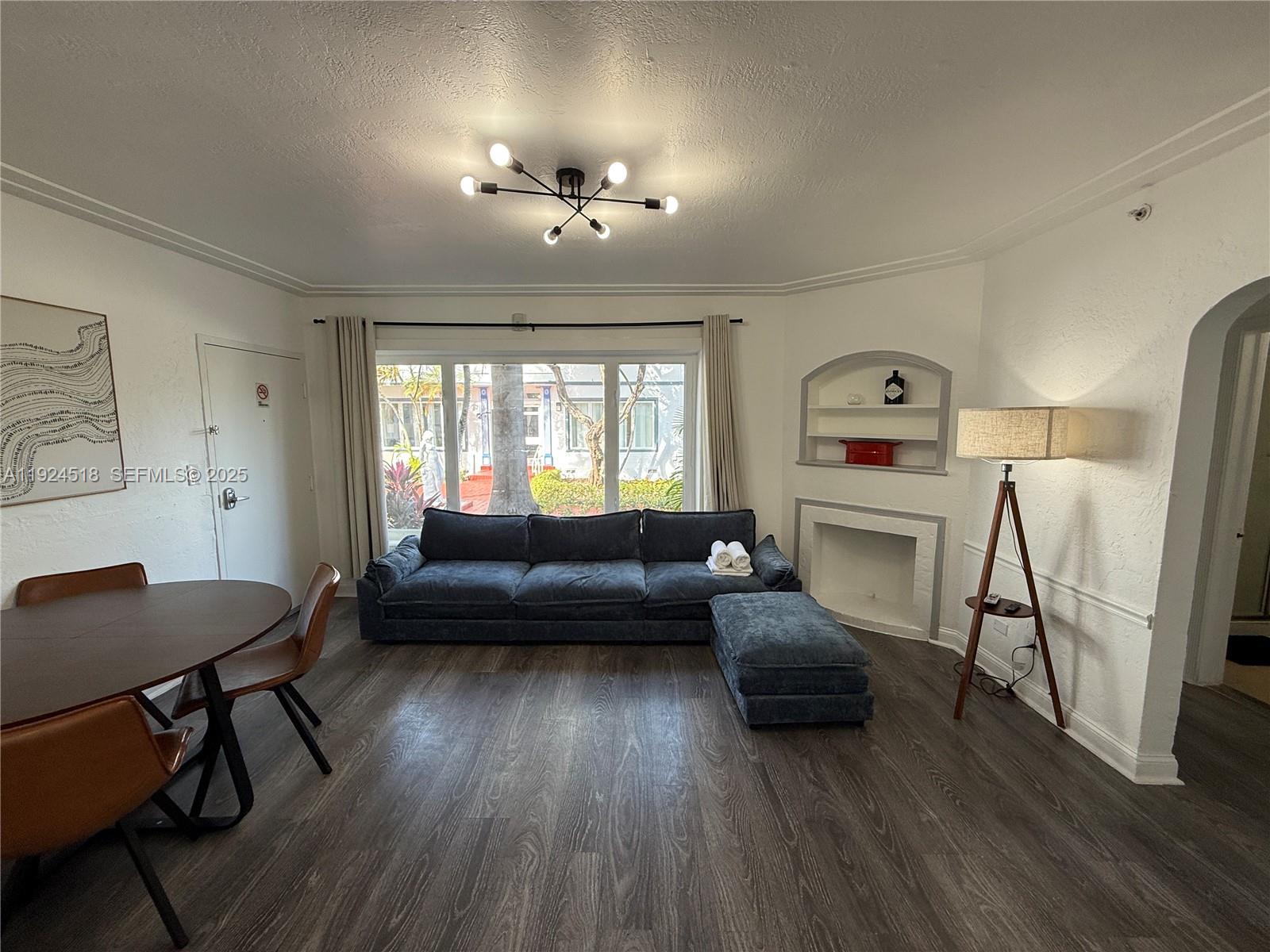 LINCOLN SUB - Residential Lease