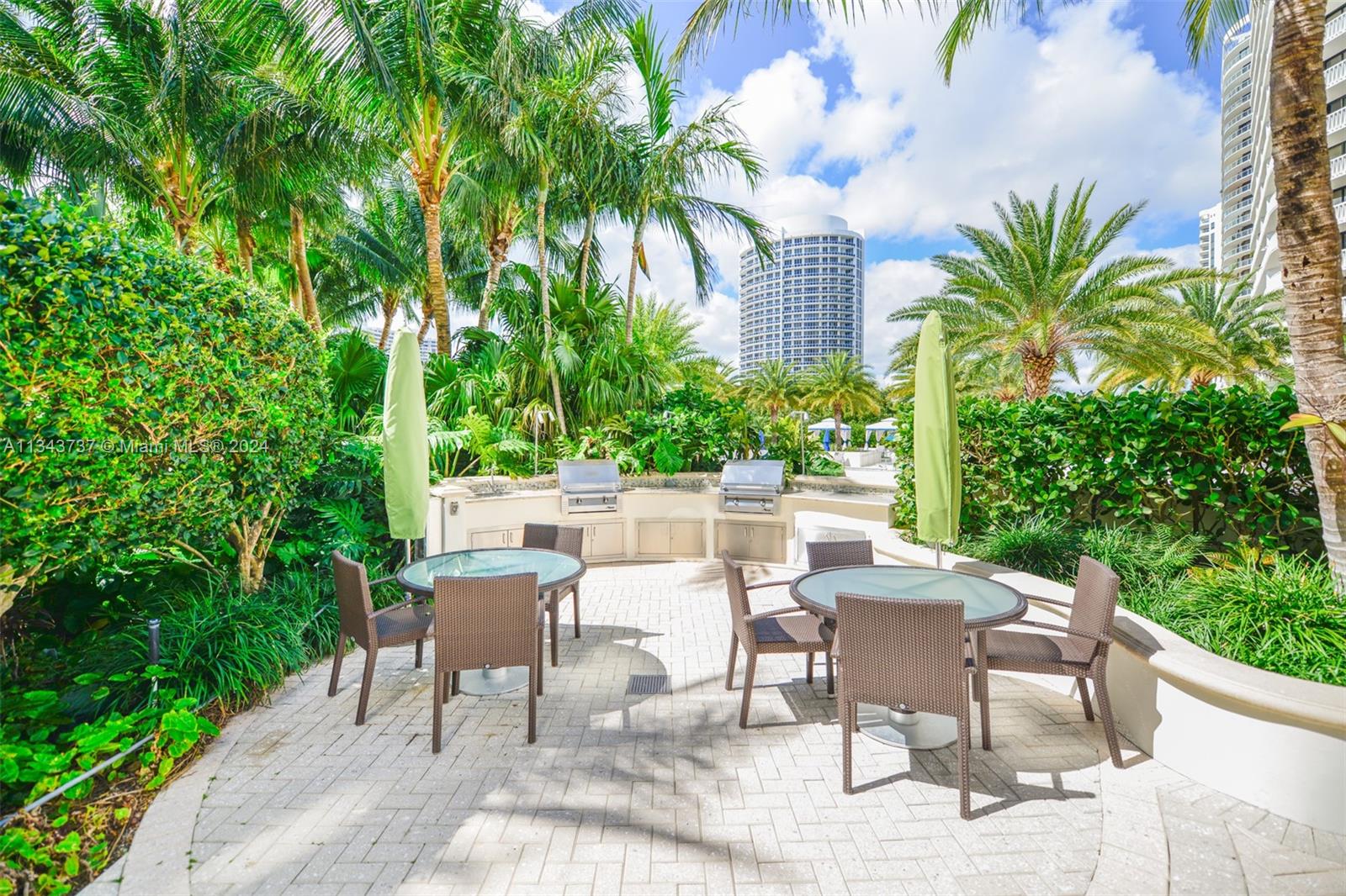2800 ISL BLVD WILLIAMS IS - Residential