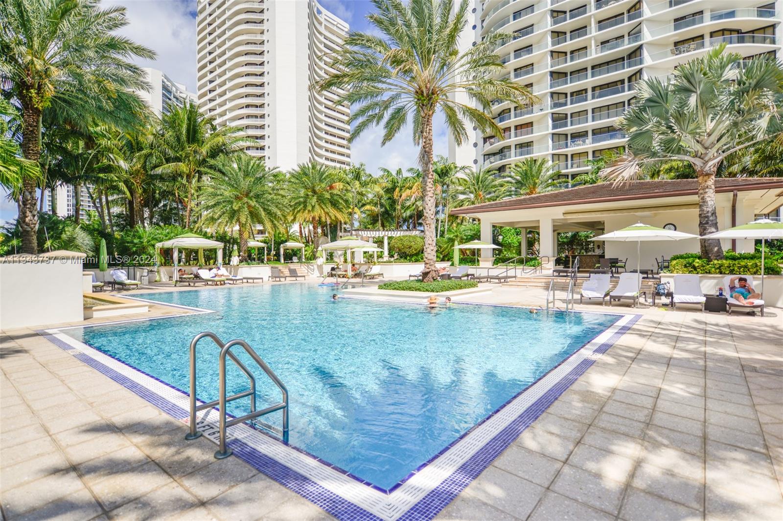 2800 ISL BLVD WILLIAMS IS - Residential
