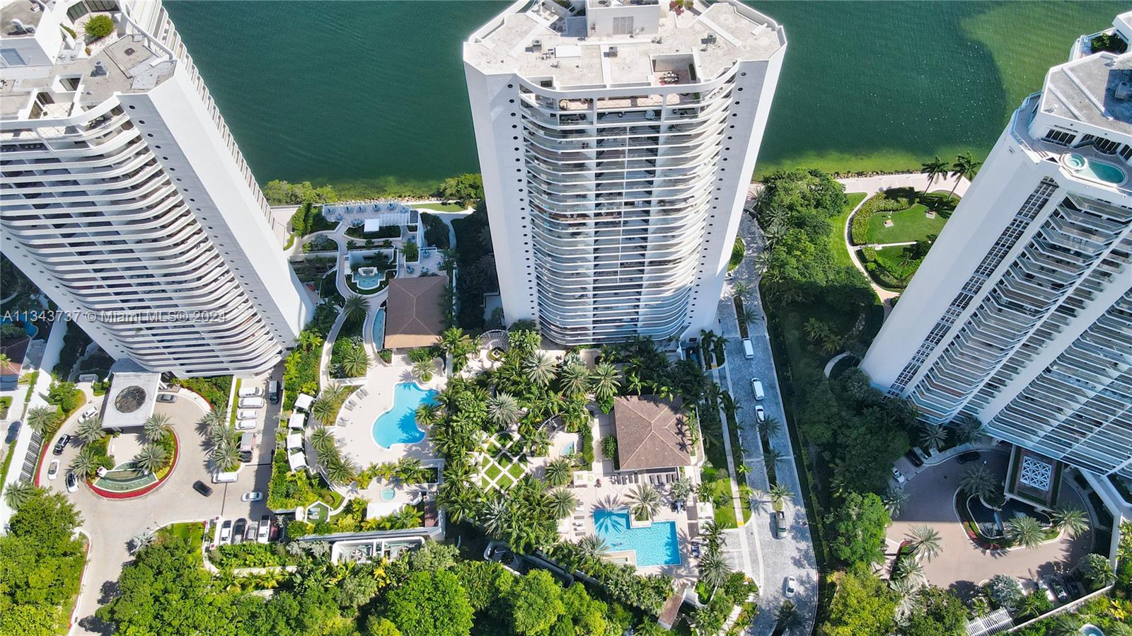 2800 ISL BLVD WILLIAMS IS - Residential