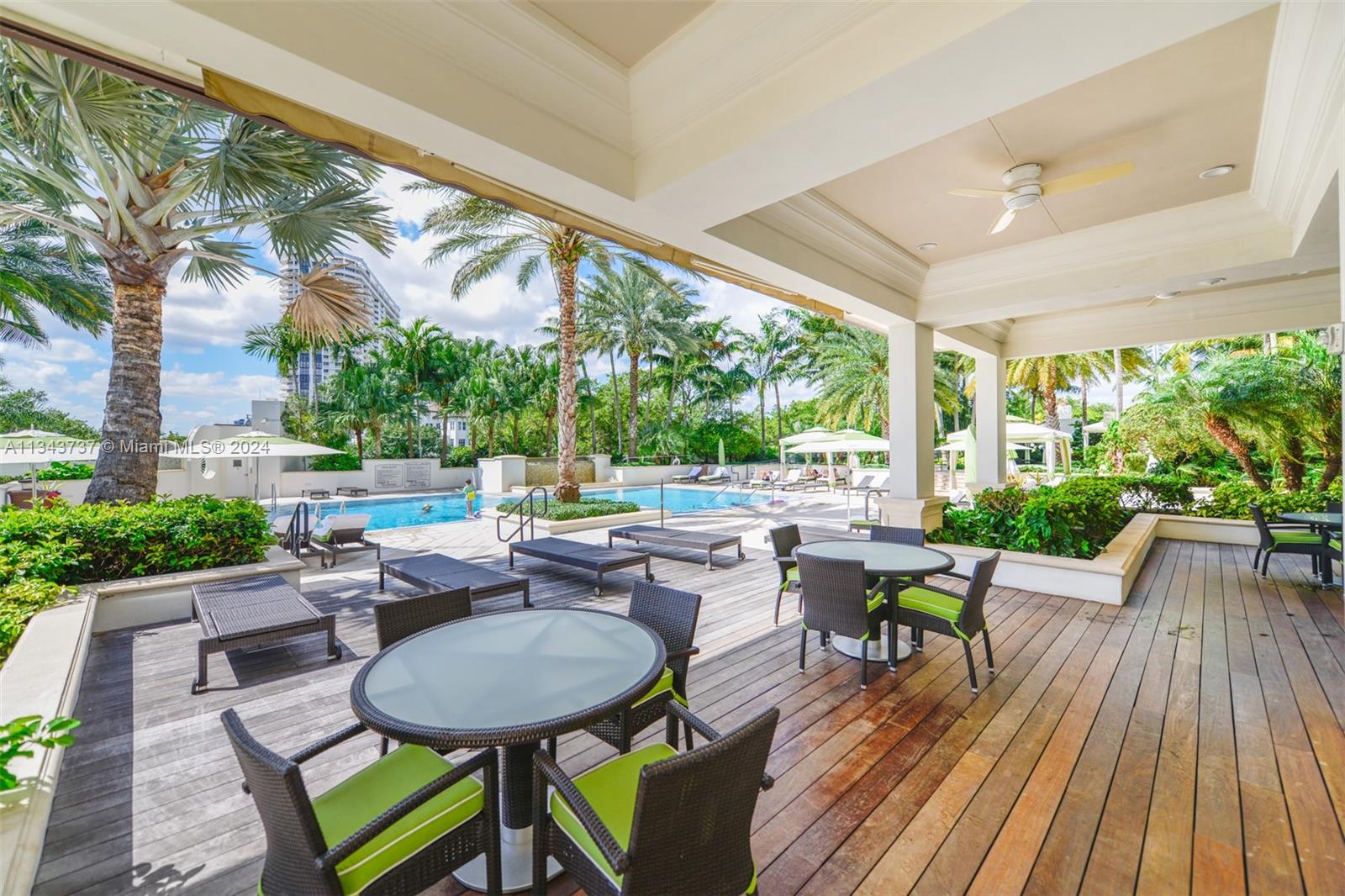 2800 ISL BLVD WILLIAMS IS - Residential
