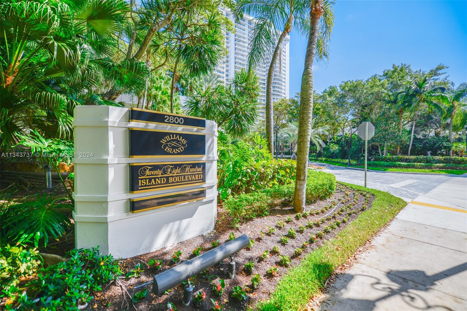 2800 ISL BLVD WILLIAMS IS - Residential