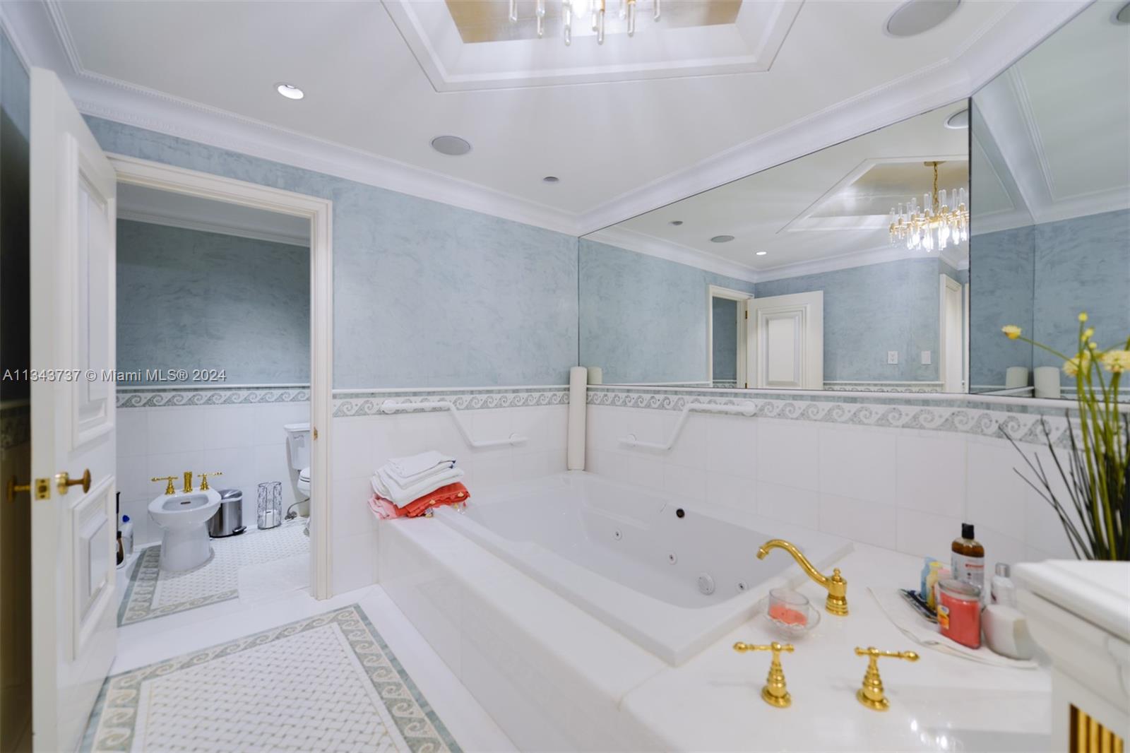 2800 ISL BLVD WILLIAMS IS - Residential