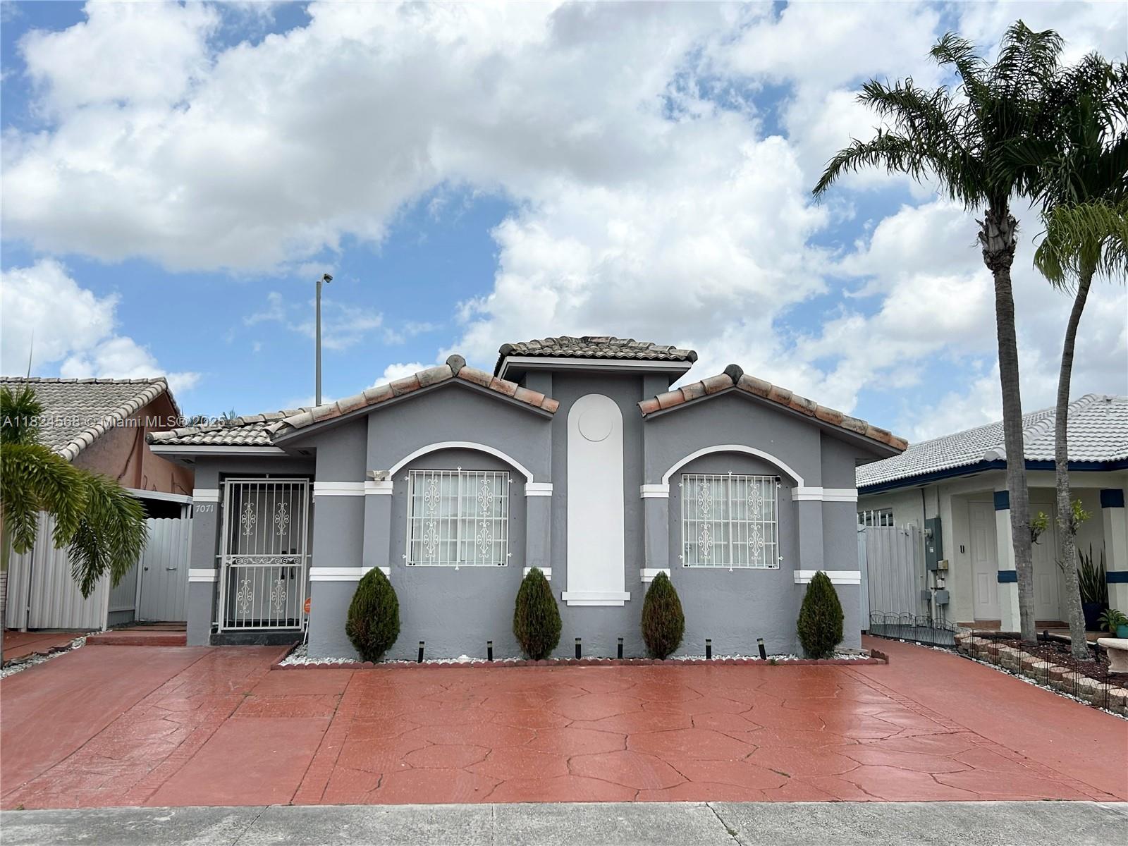 7071 W 33rd Ln, Hialeah, Miami-Dade County, Florida - 3 Bedrooms  
2 Bathrooms - 