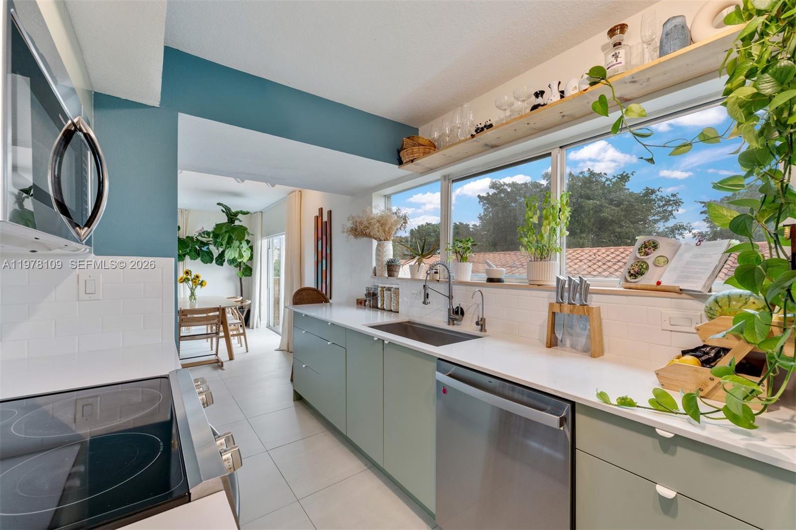 LAS BRISAS OF MIAMI BEACH - Residential Lease