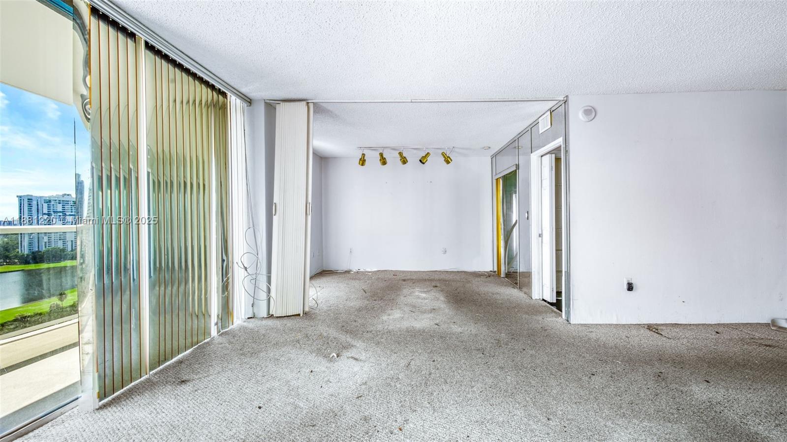 FLAMENCO CONDO TOWER I - Residential