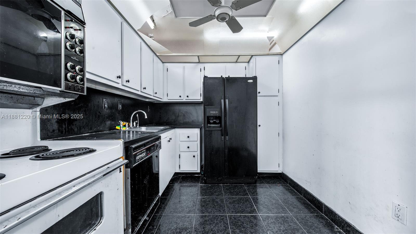 FLAMENCO CONDO TOWER I - Residential