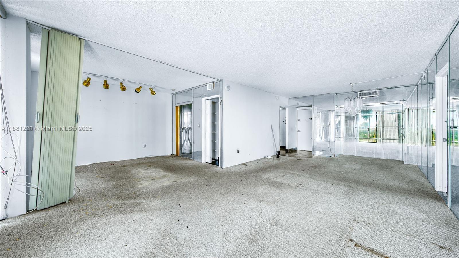 FLAMENCO CONDO TOWER I - Residential