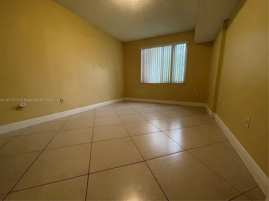 Photo of 6984 SW 39th St #H102, Davie, FL 33314 (MLS # A11817711)