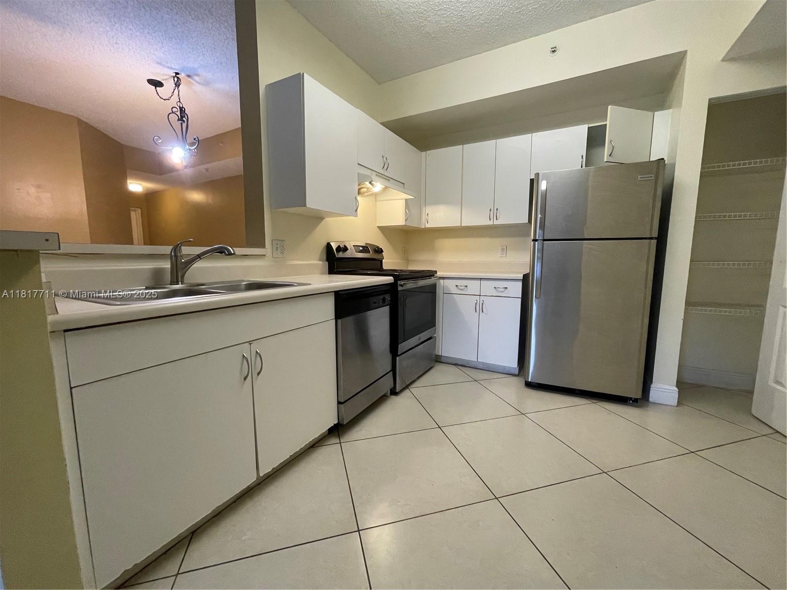 COURTYARDS AT DAVIE CONDO - Residential Lease