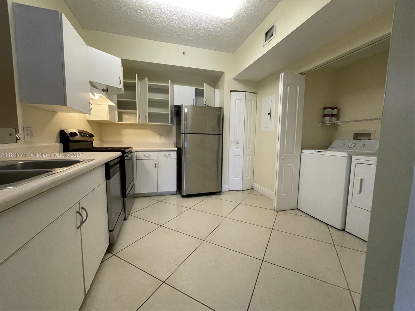 COURTYARDS AT DAVIE CONDO - Residential Lease