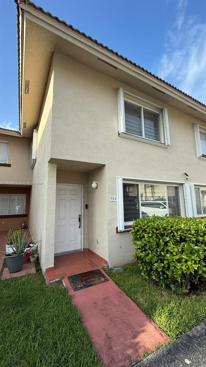 Super nice 2 story townhouse located in the middle of Miami. This property is 2 stories, 3bedrooms and 2 bathrooms upstairs and a studio with a half bathroom downstairs. Tiled throughout, updated bathrooms, granite kitchen. 2 assigned parking spaces and a low monthly HOA. Walk to Midway mall only 2 blocks away. Major shopping center, Palmetto expressway 5 minutes away, Dolphin Mall, FIU and much more. Call today