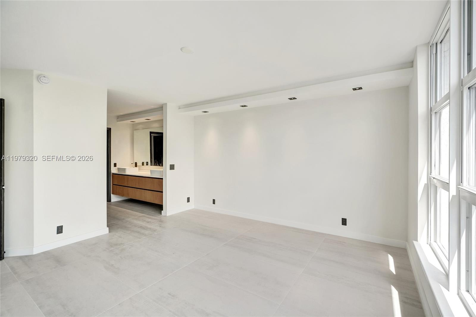 MYSTIC POINTE TOWER 500 C - Residential