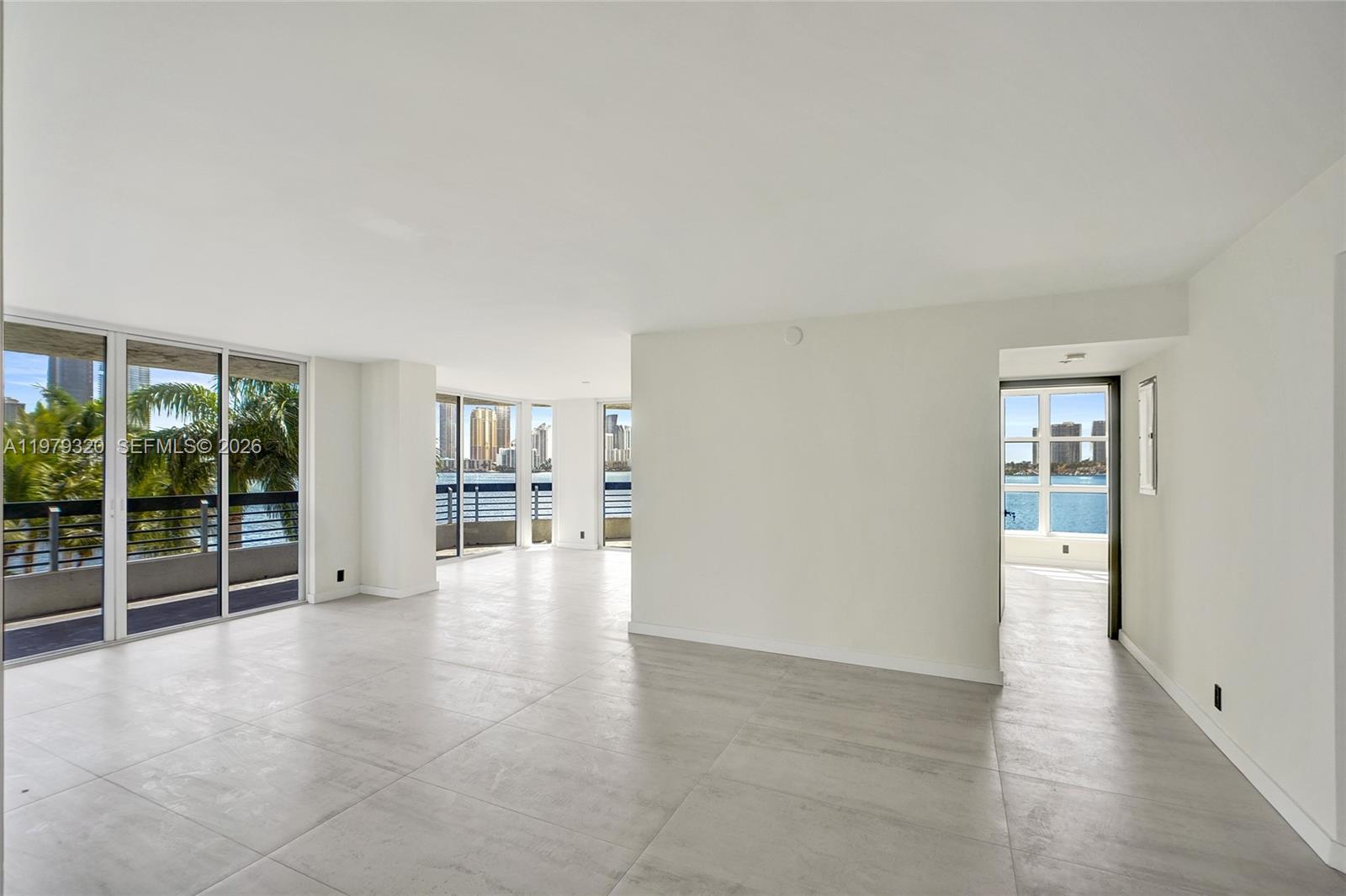 MYSTIC POINTE TOWER 500 C - Residential