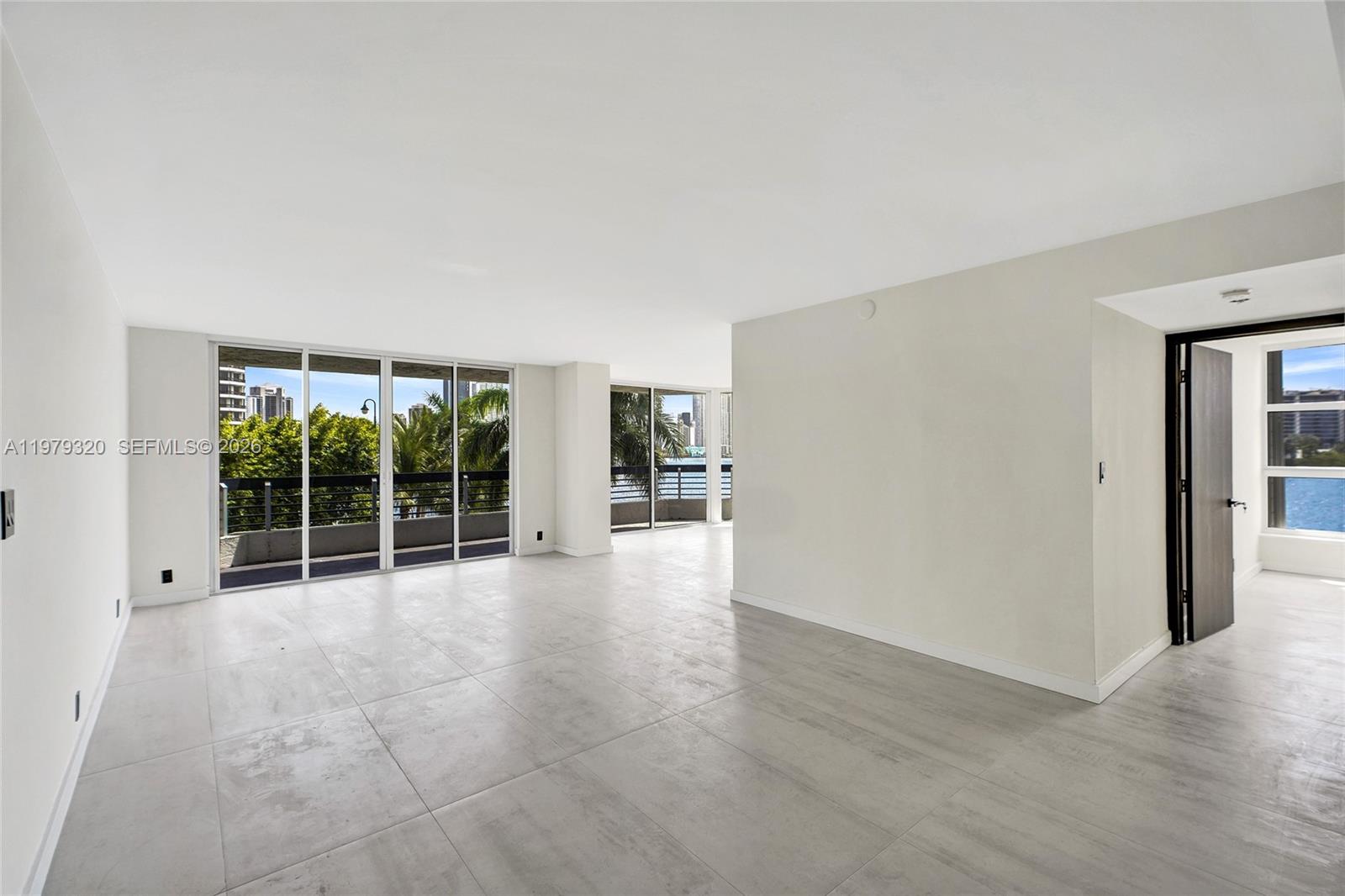 MYSTIC POINTE TOWER 500 C - Residential