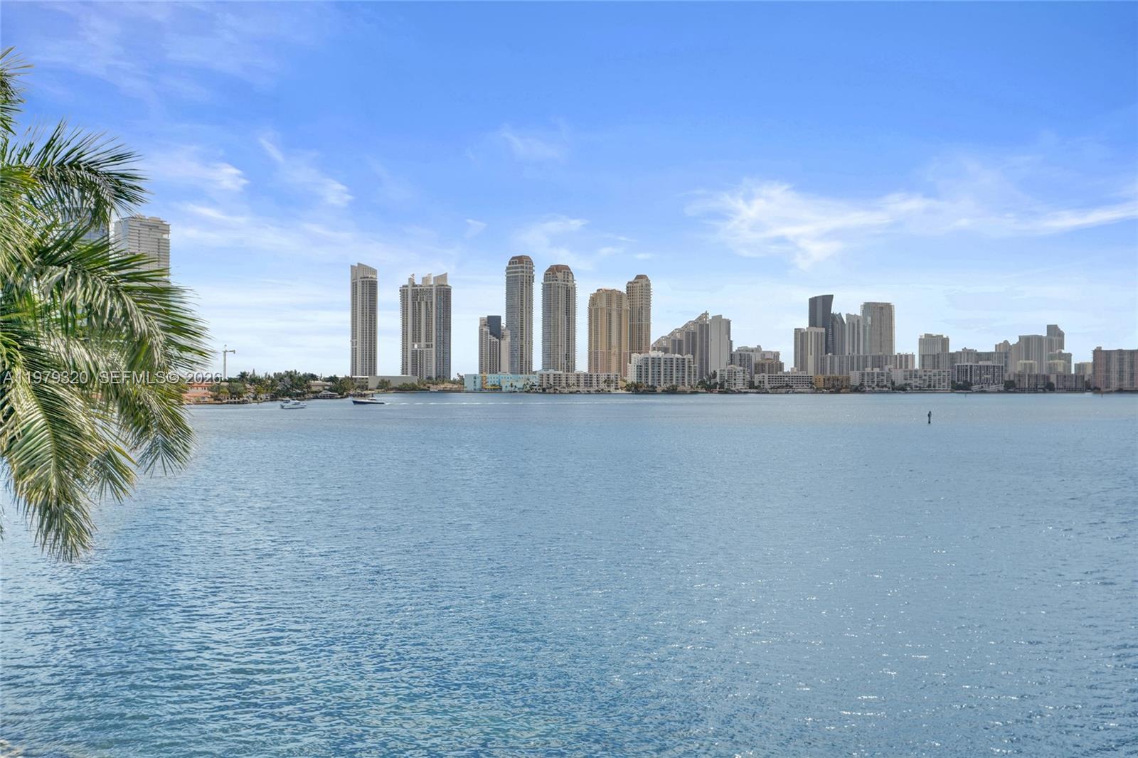 MYSTIC POINTE TOWER 500 C - Residential