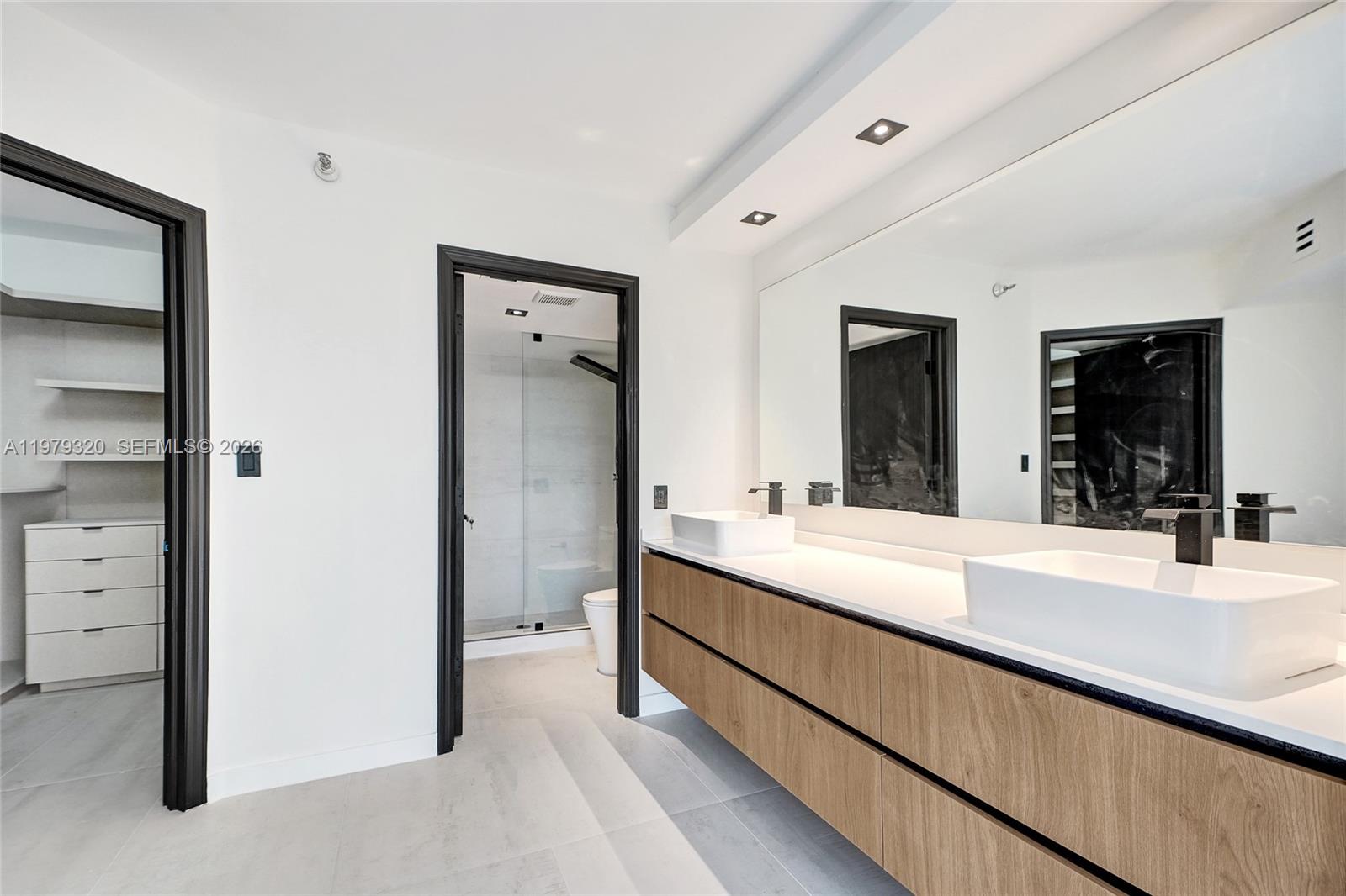 MYSTIC POINTE TOWER 500 C - Residential