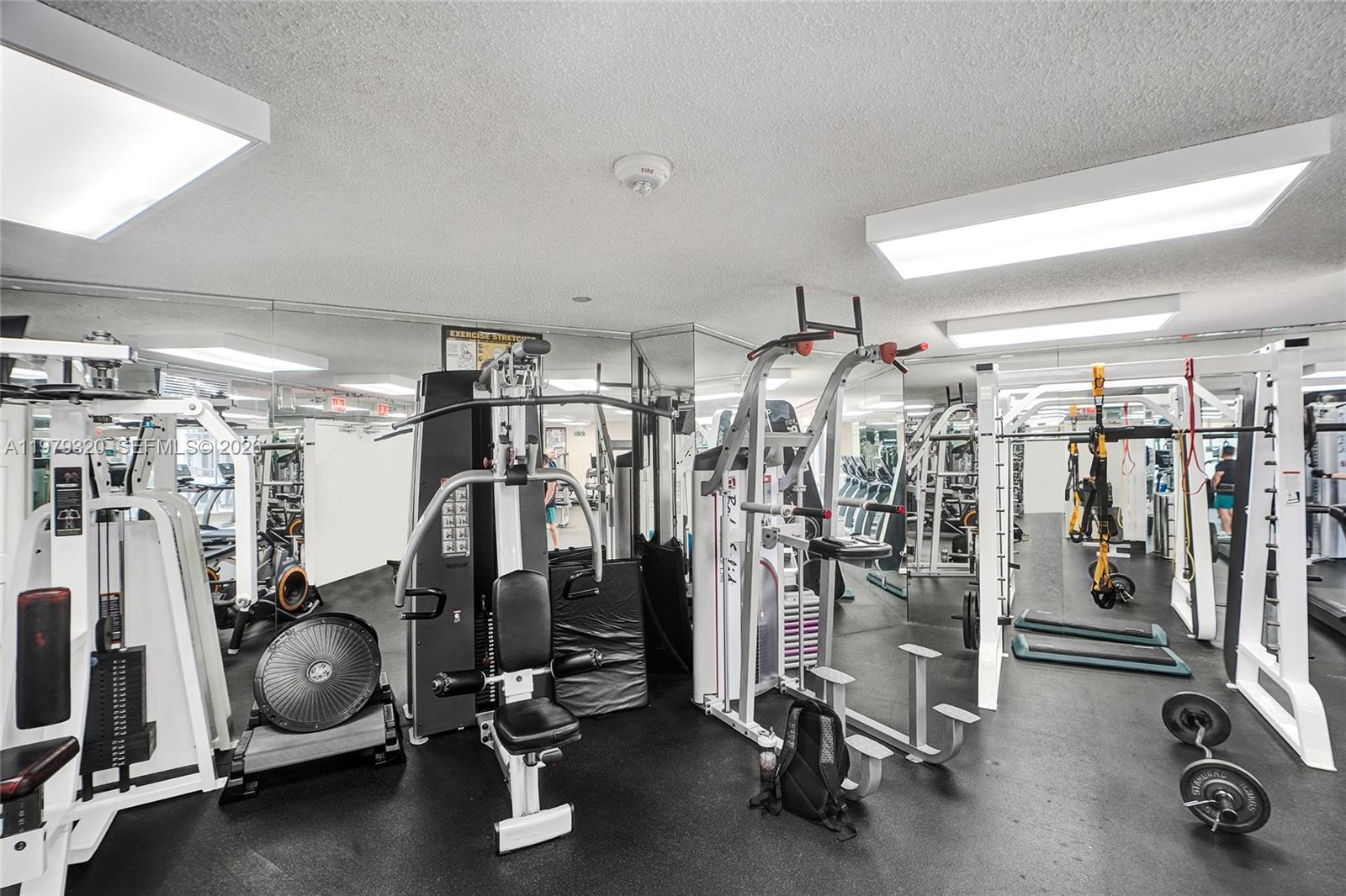 MYSTIC POINTE TOWER 500 C - Residential