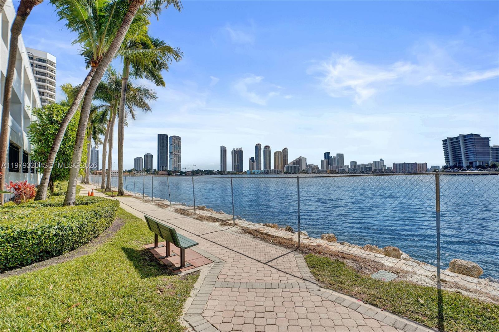 MYSTIC POINTE TOWER 500 C - Residential