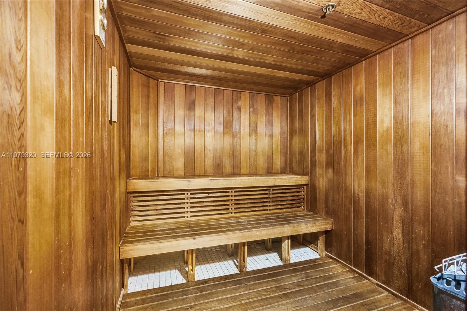 MYSTIC POINTE TOWER 500 C - Residential