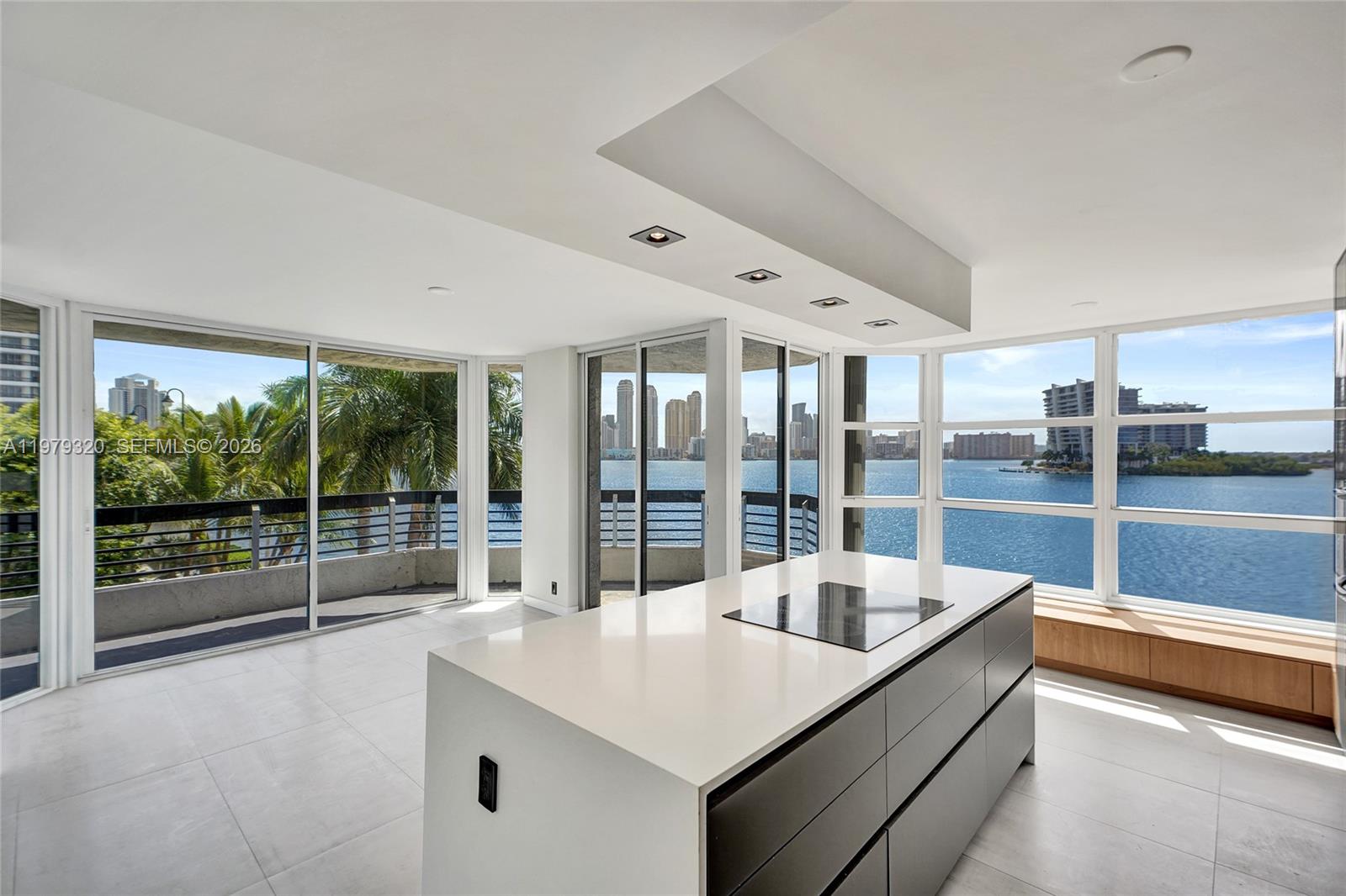 MYSTIC POINTE TOWER 500 C - Residential