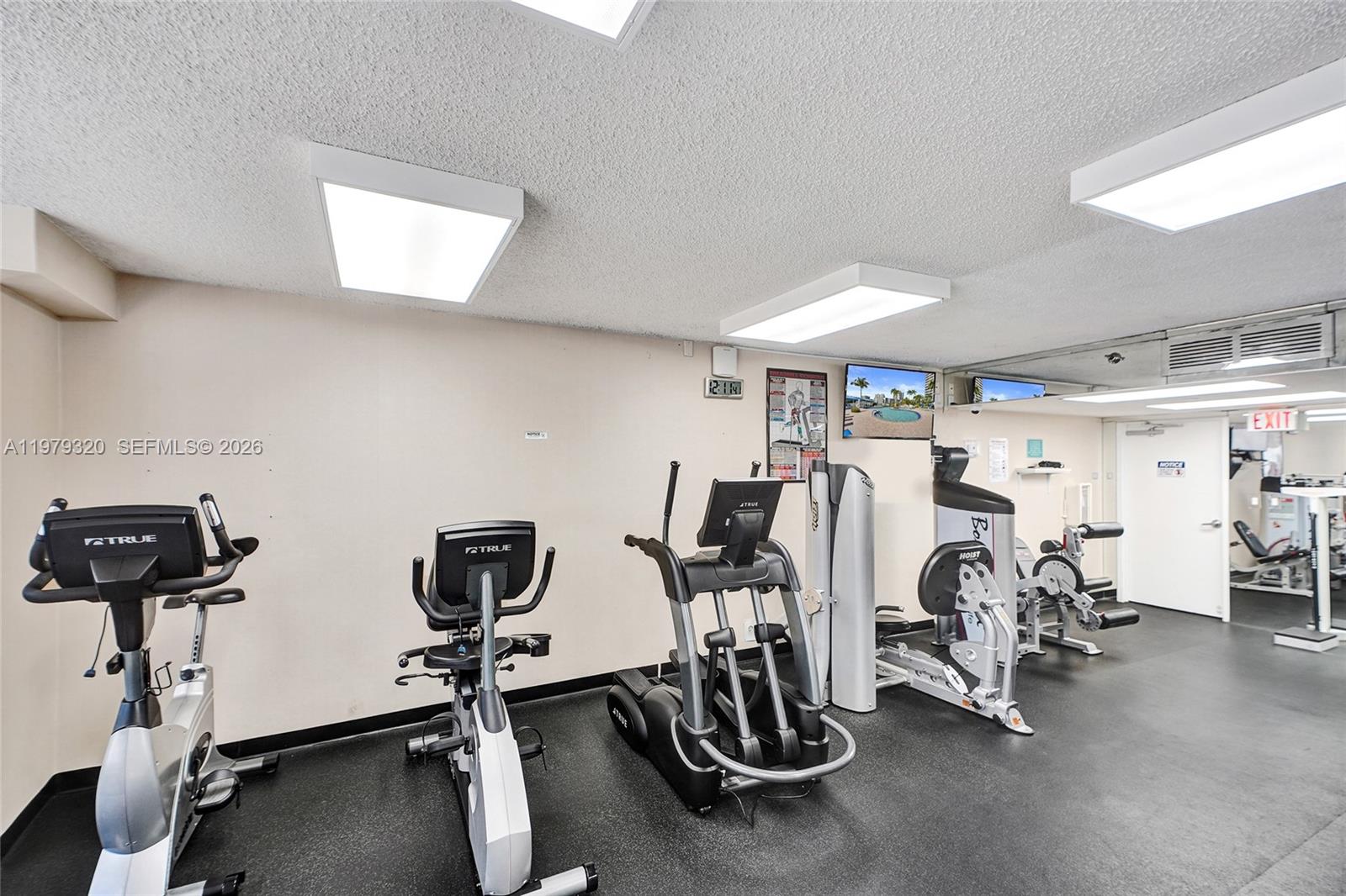 MYSTIC POINTE TOWER 500 C - Residential