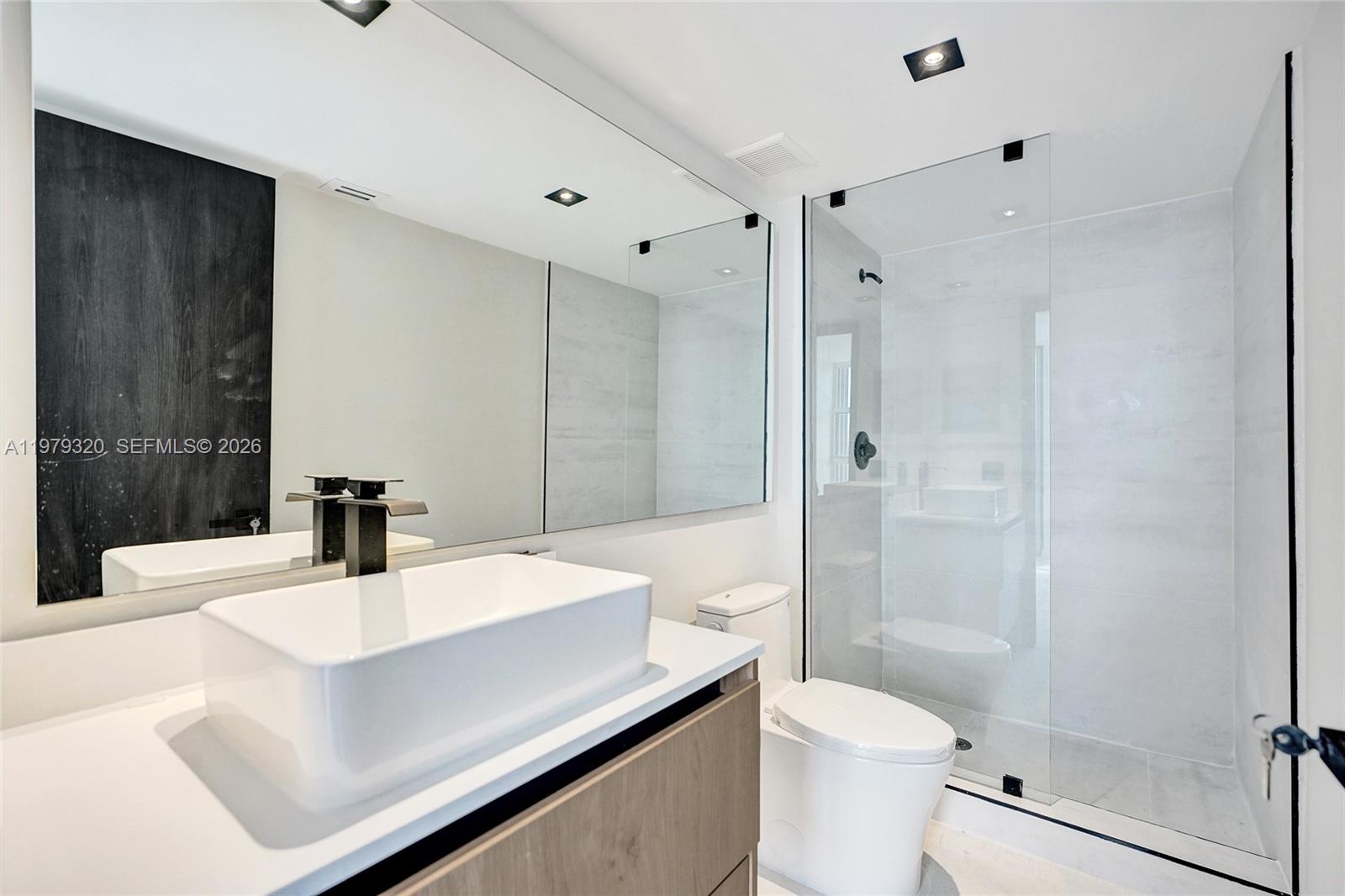 MYSTIC POINTE TOWER 500 C - Residential