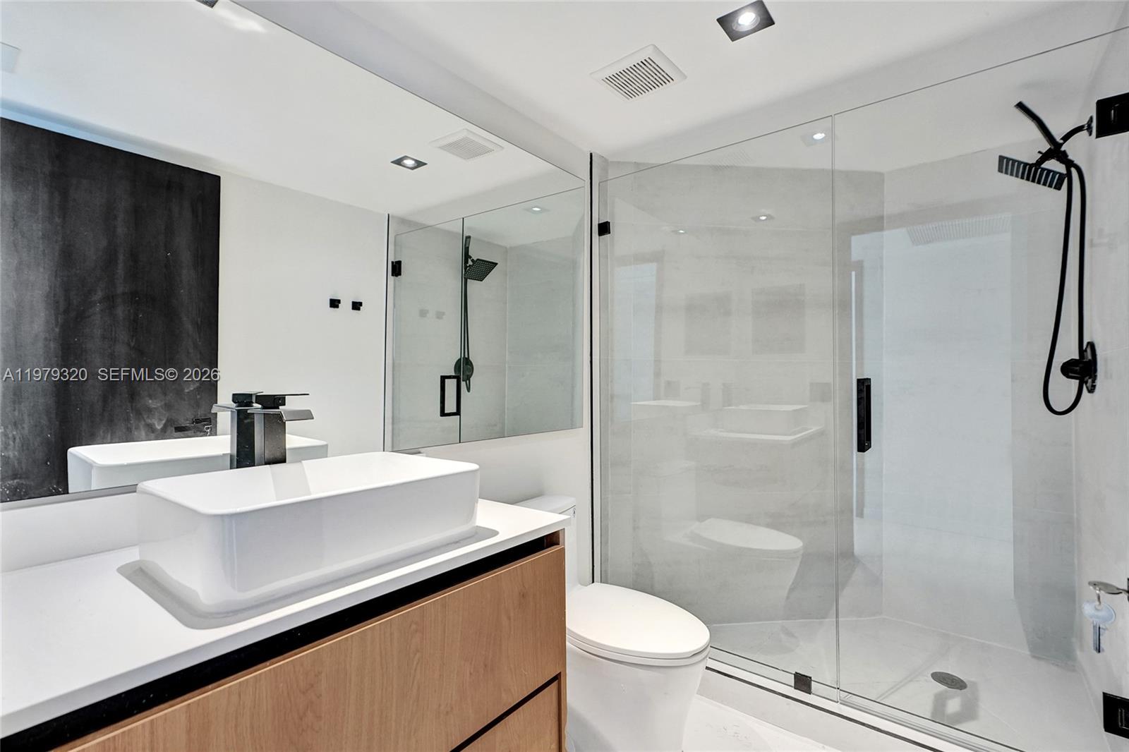 MYSTIC POINTE TOWER 500 C - Residential