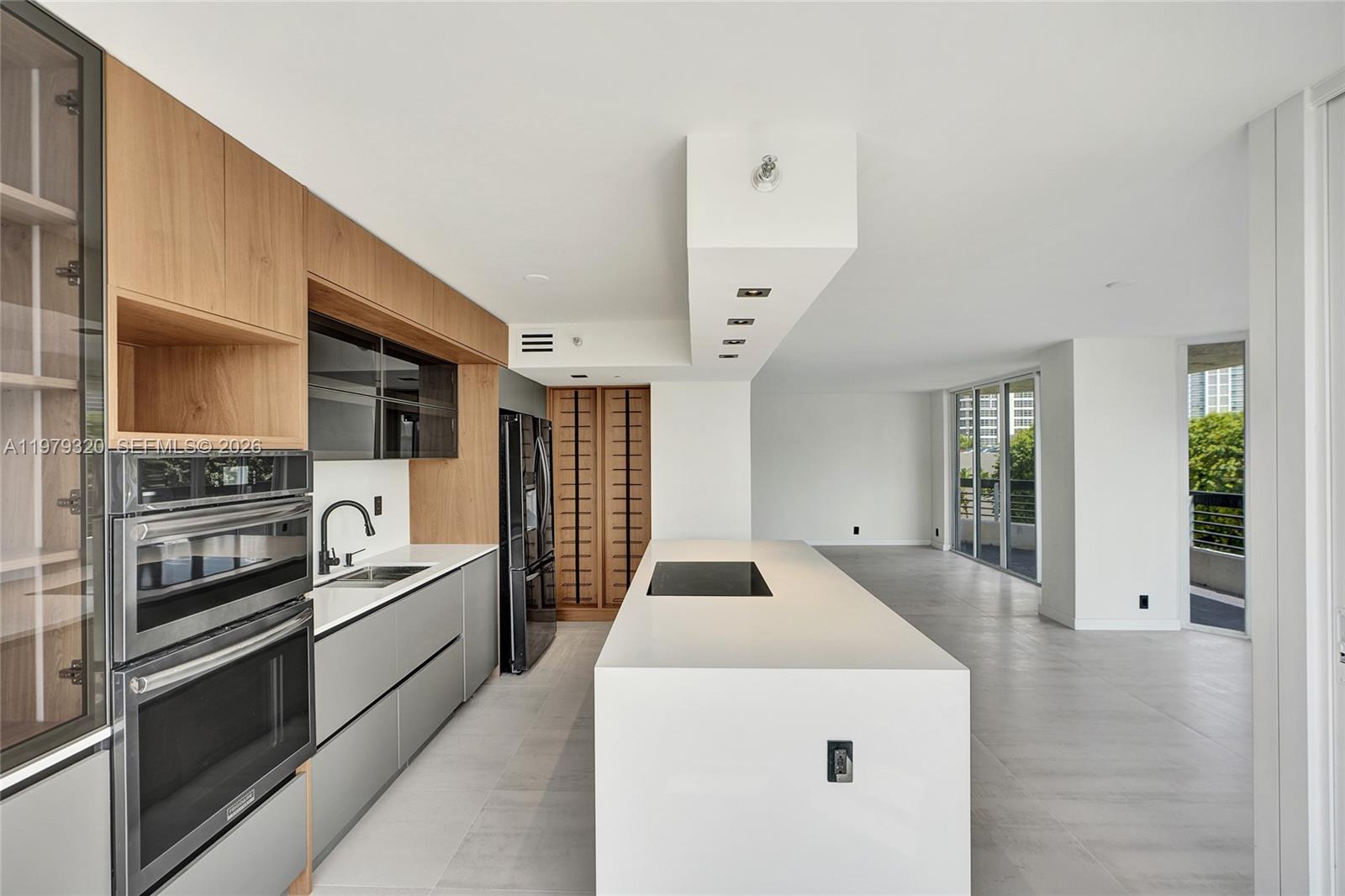 MYSTIC POINTE TOWER 500 C - Residential