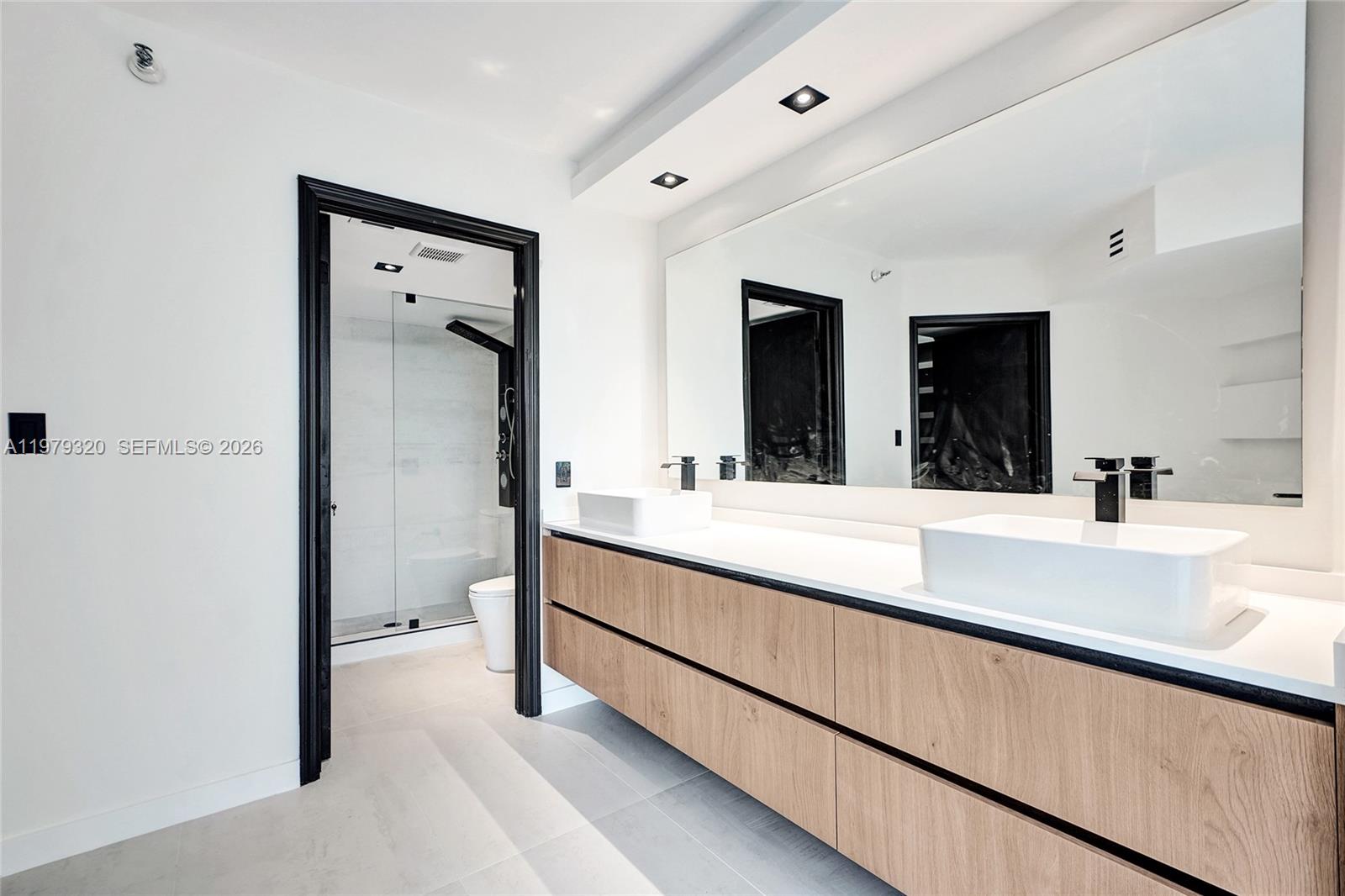 MYSTIC POINTE TOWER 500 C - Residential