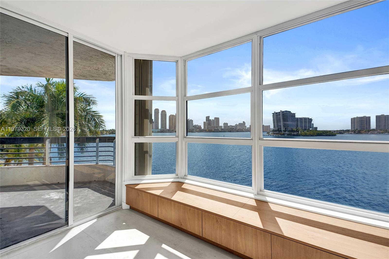 MYSTIC POINTE TOWER 500 C - Residential