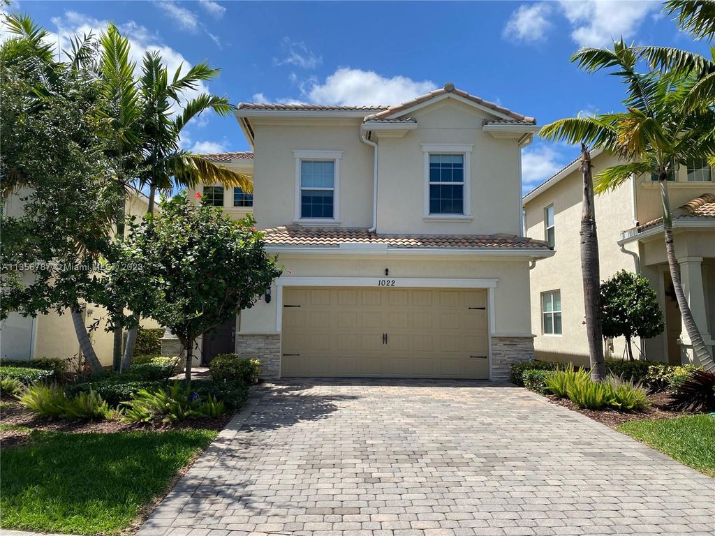 Photo of 1022 Banyan Dr, Hollywood, FL 33021 (MLS # A11356787)