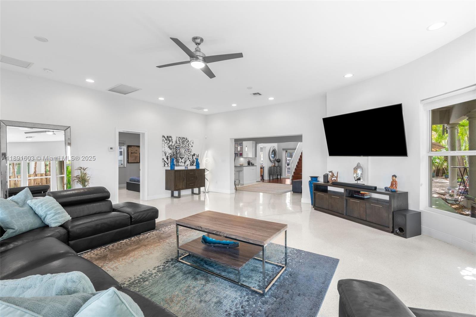 Poinsettia Heights - Residential