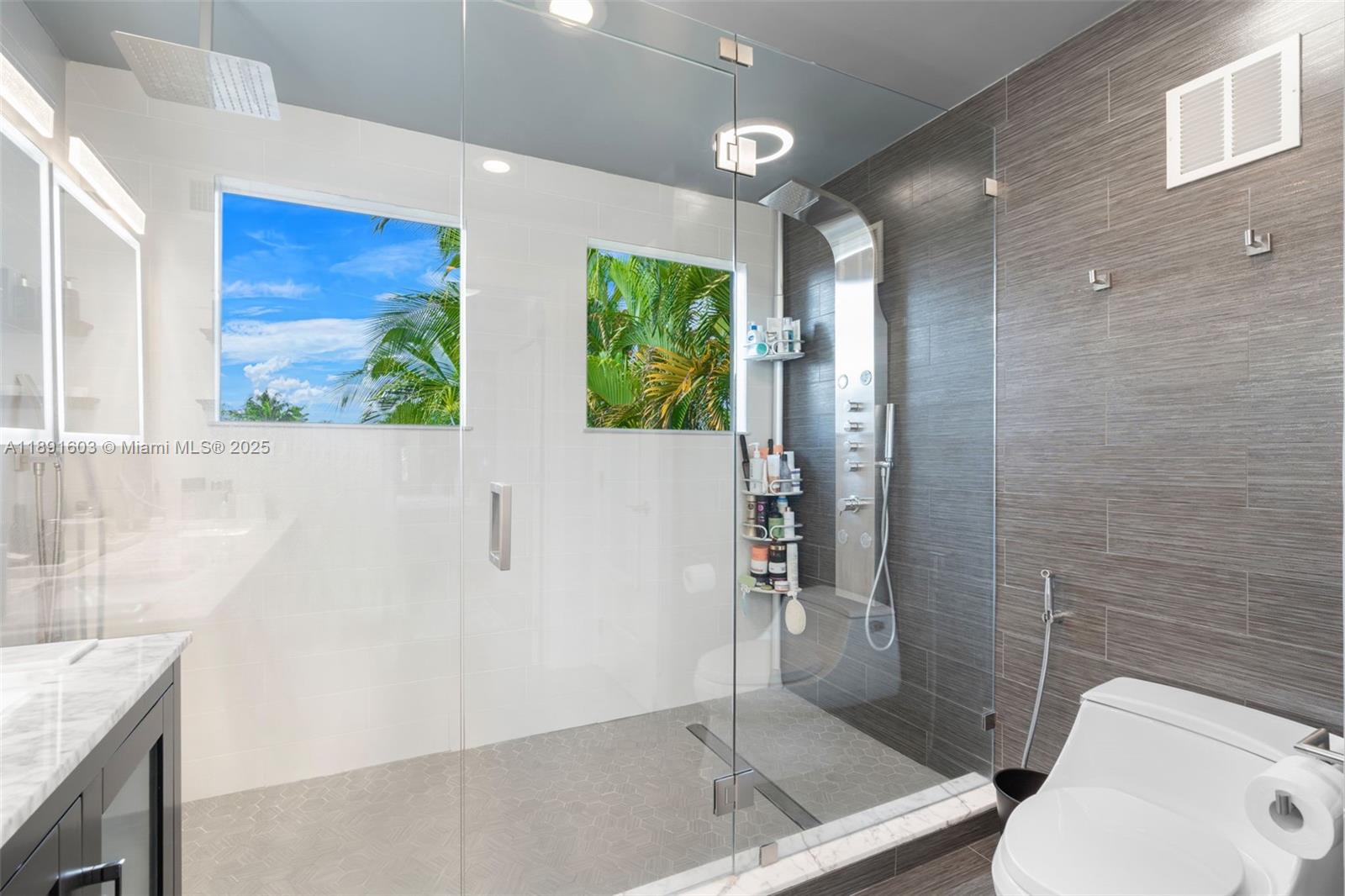 Poinsettia Heights - Residential