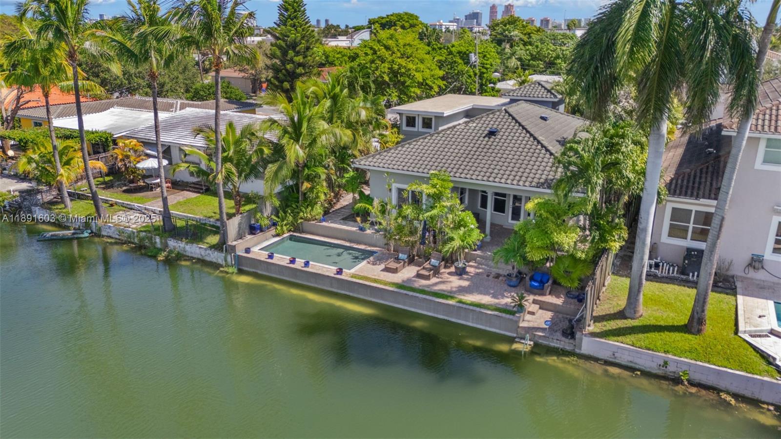 Poinsettia Heights - Residential