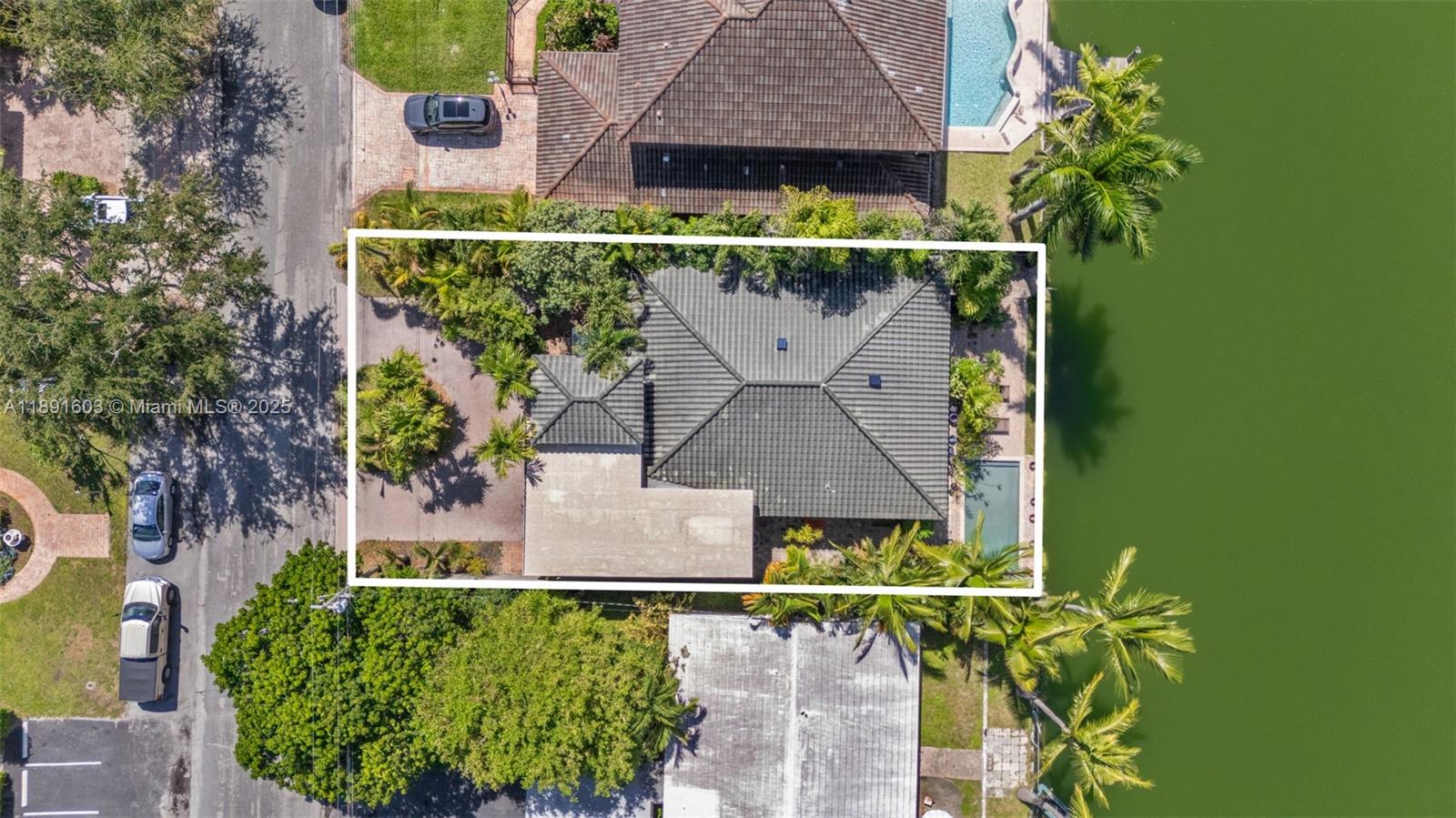 Poinsettia Heights - Residential