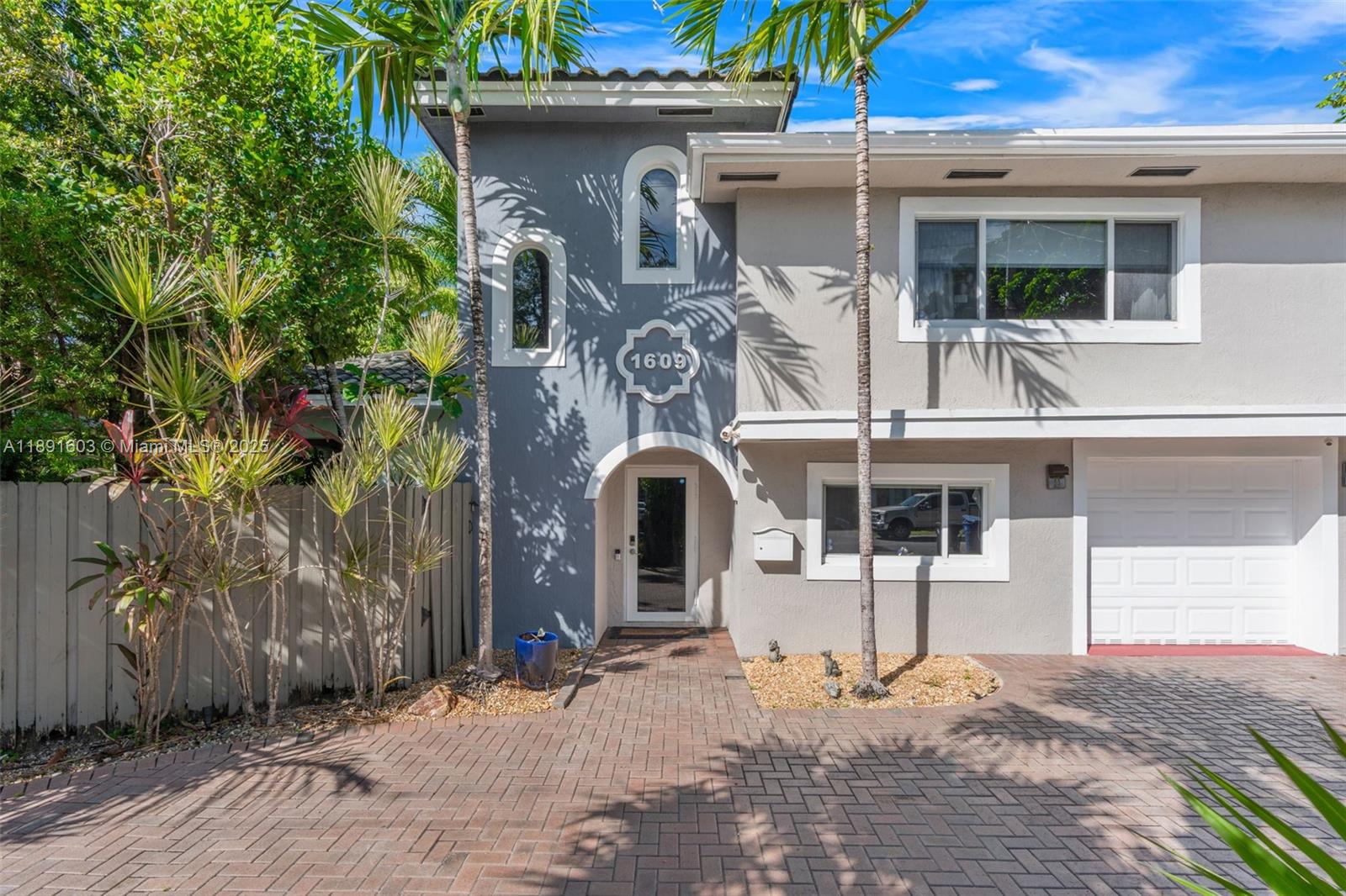 Poinsettia Heights - Residential