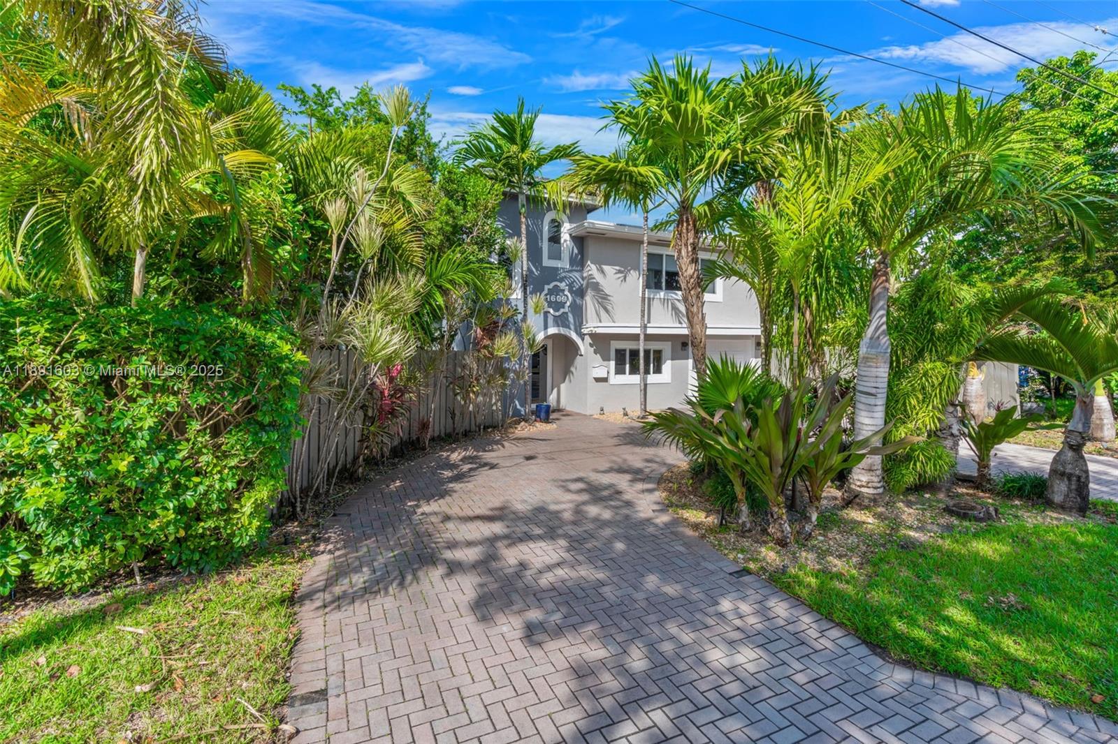 Poinsettia Heights - Residential