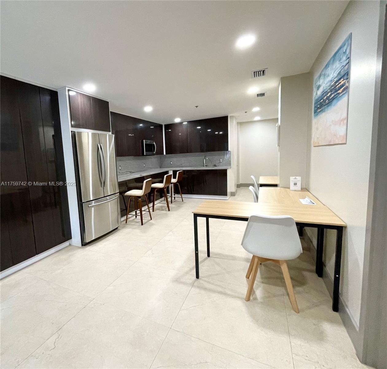 THE YACHT CLUB AT AVENTUR - Residential