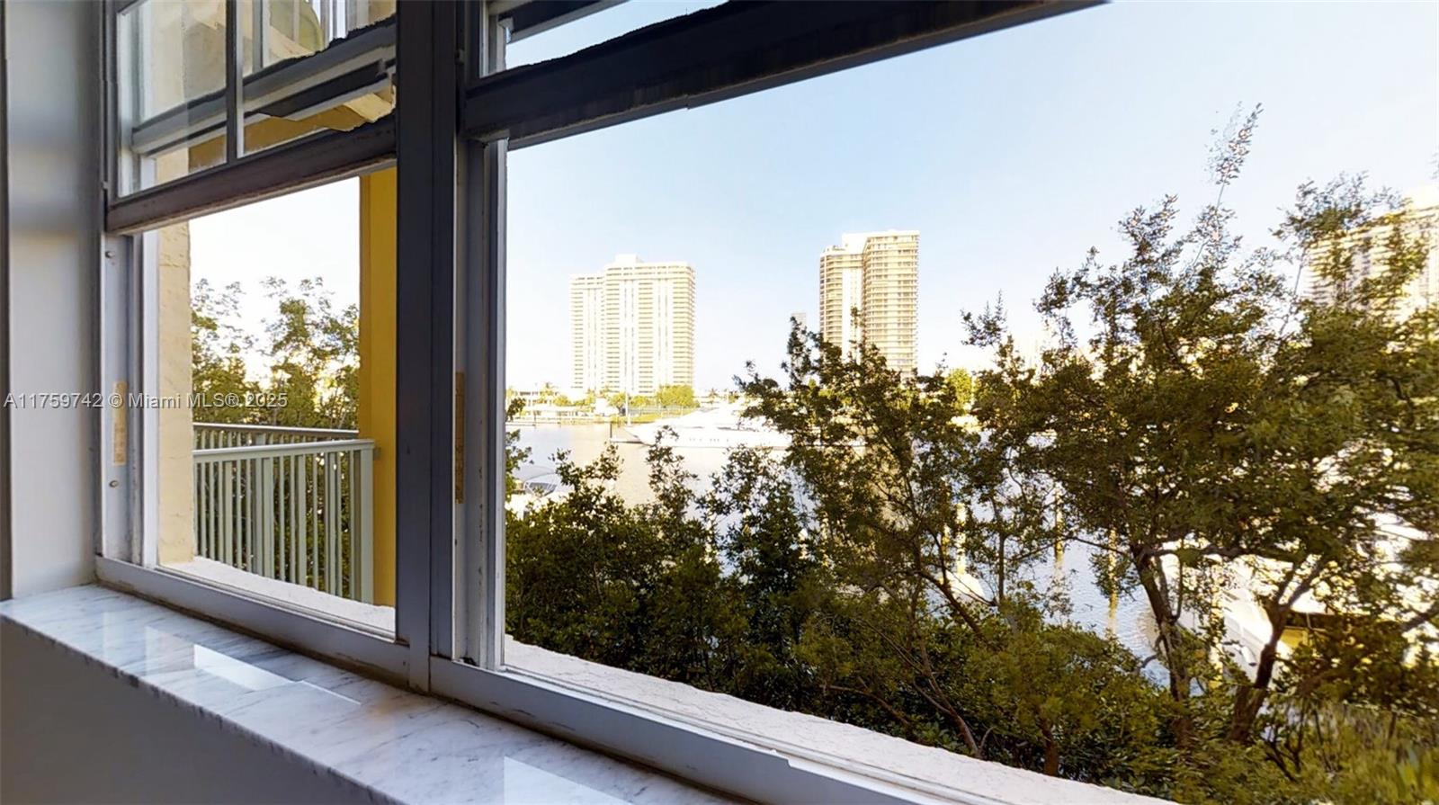 THE YACHT CLUB AT AVENTUR - Residential